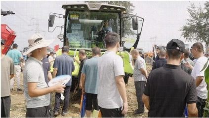 河北正定上演農機“演武”，中聯重科玉米收獲機成田間焦點